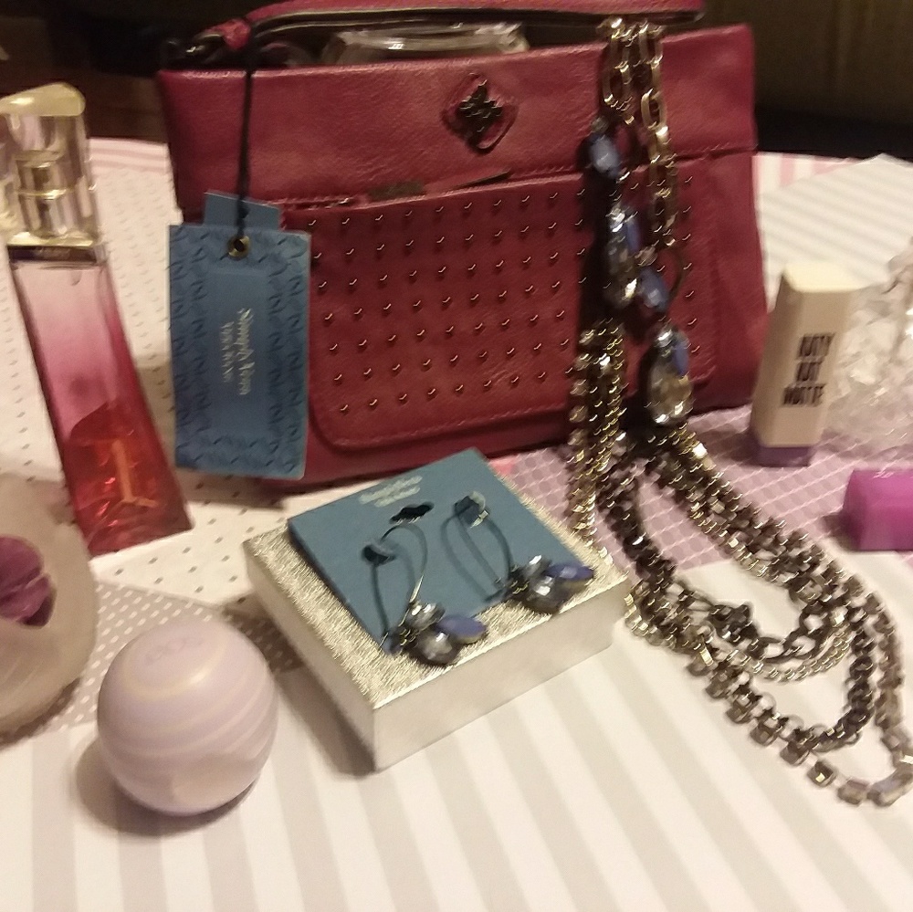 NWT Vera Wang Wristlet - Picture 2 of 7